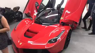 Chiêm ngưỡng bộ sưu tập siêu xe 50 triệu USD của đại gia bị hãng Ferrari từ chối bán LaFerrari Aperta