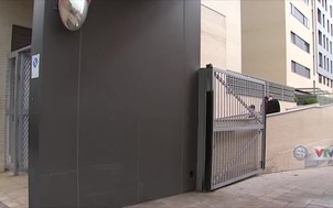 Tây Ban Nha: Trẻ em được chơi bóng trên đường phố, nhưng theo quy định đặc biệt!